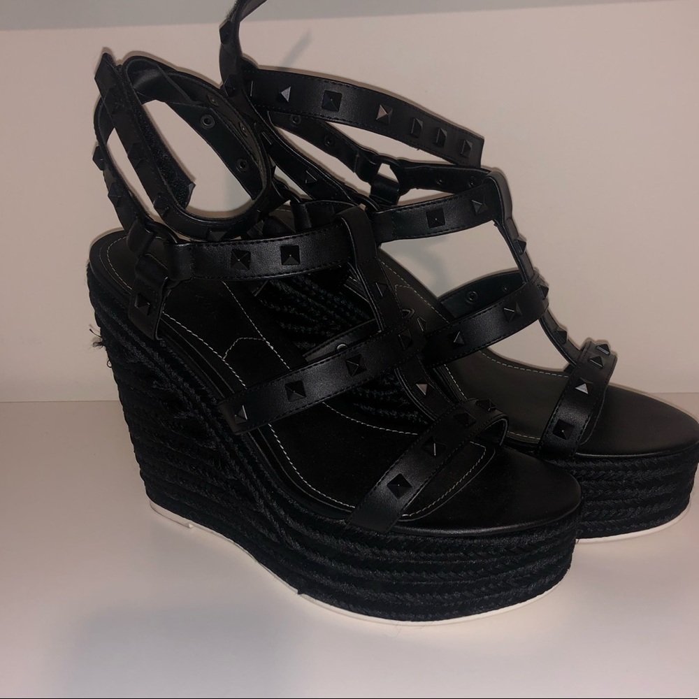 Kendall and Kylie Black Wedges